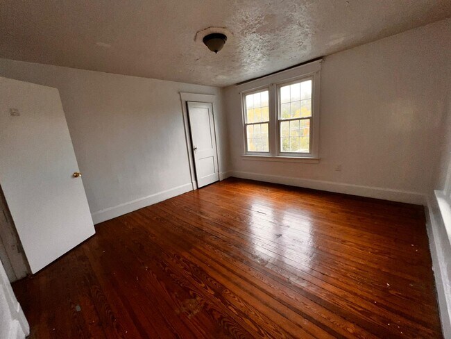 Building Photo - 2094 Baltimore Ave