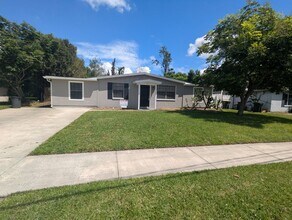 Building Photo - 6941 Delisle Dr