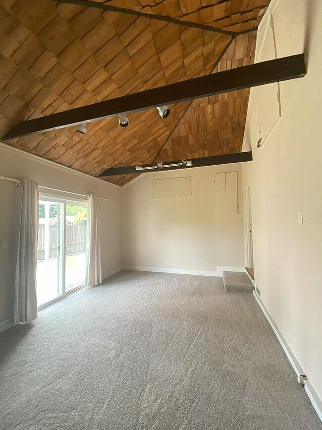 Foto del edificio - 2510 San Francisco Ave NE