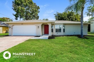 Building Photo - 1411 SE 17th Terrace