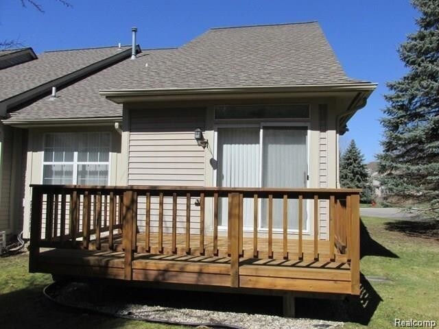 Building Photo - 41755 Independence Dr