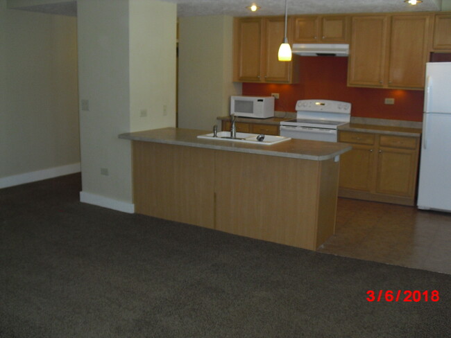 1 Bedroom Kitchen Island-Not in studio - 122 S Main St