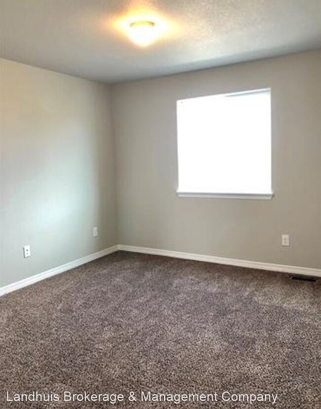 Building Photo - 5 br, 3.5 bath House - 6442 Chaplin