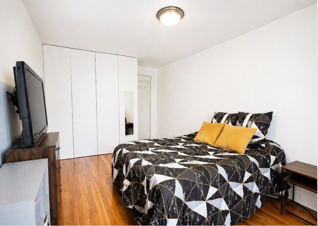 Foto del edificio - 350 E 54th St