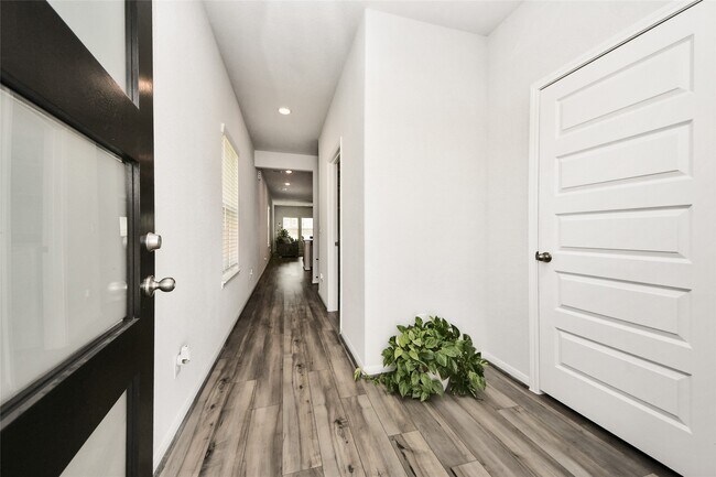 Foto del edificio - 8449 Sweet Cherry Ln