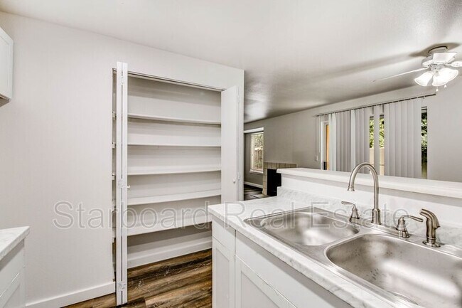 Building Photo - 3985 Starboard Ln SE
