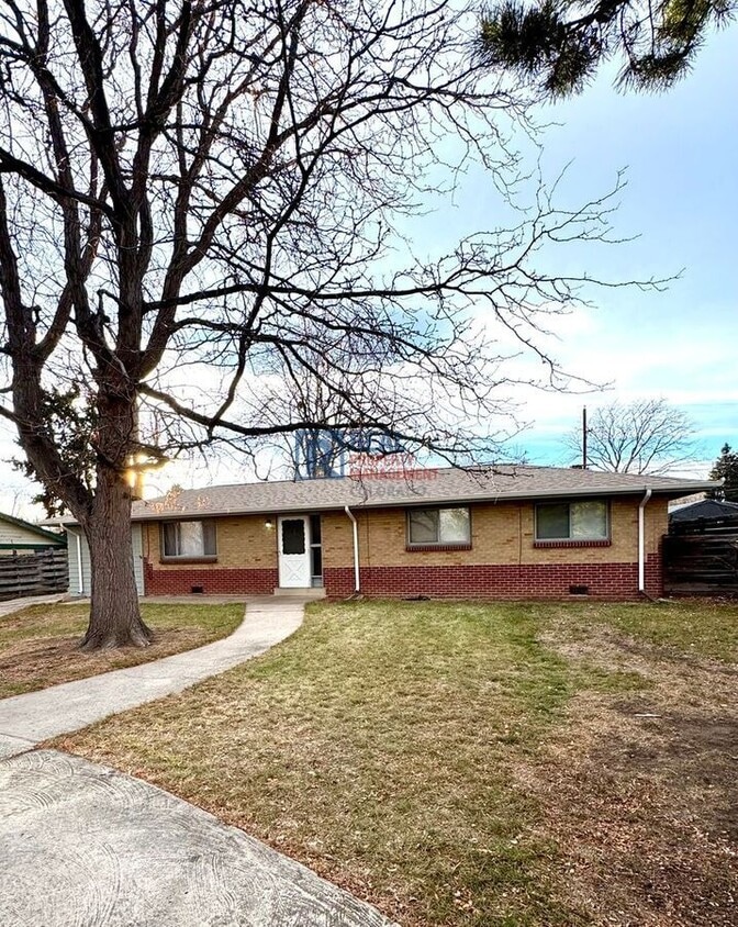 Photo - 865 Balsam St-