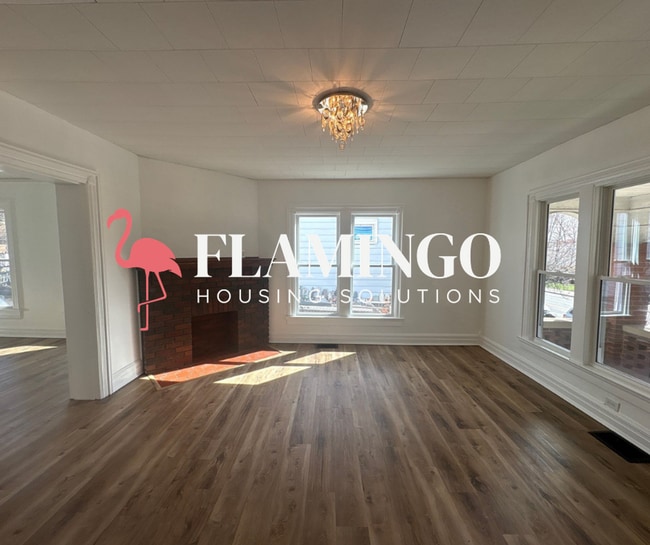 Building Photo - Newly Remodeled 3BR/2BA Home with Central Air & 2-Car Garage on Wayne Ave