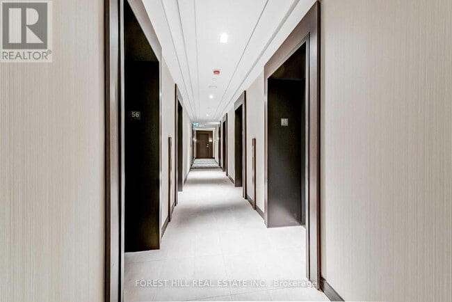 Building Photo - 2221 Yonge St