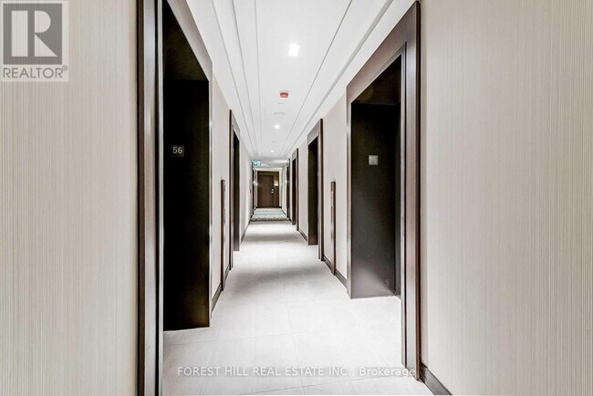 Photo du bâtiment - 2221 Yonge St