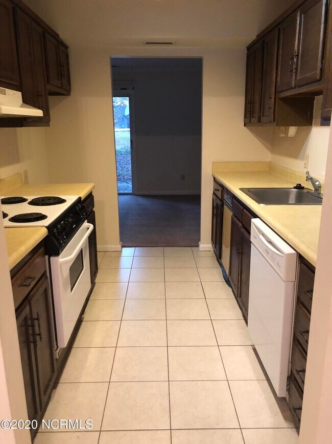 Foto del edificio - 1229 Fairway Terrace