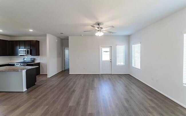 Foto del edificio - 515 Clearlake Dr