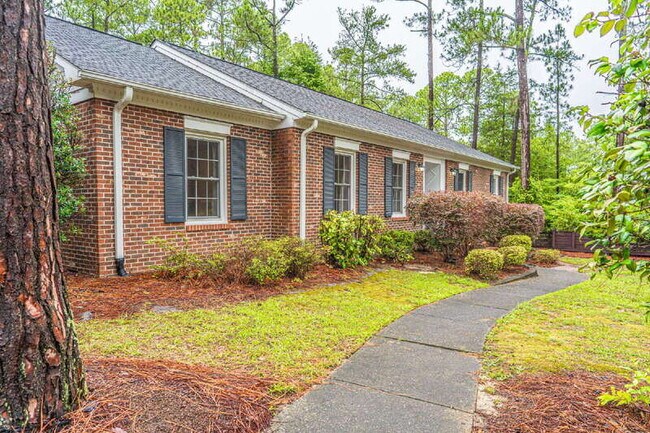Foto del edificio - 120 Fox Hunt Ln
