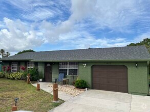 Building Photo - 1422 SE Arenson Ln