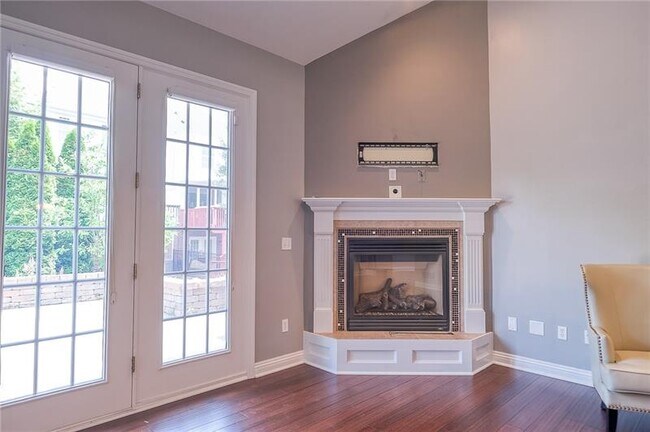 Building Photo - 808 Strasburg Dr