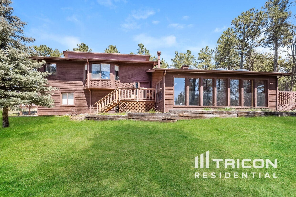 Primary Photo - 820 Woodmoor Dr
