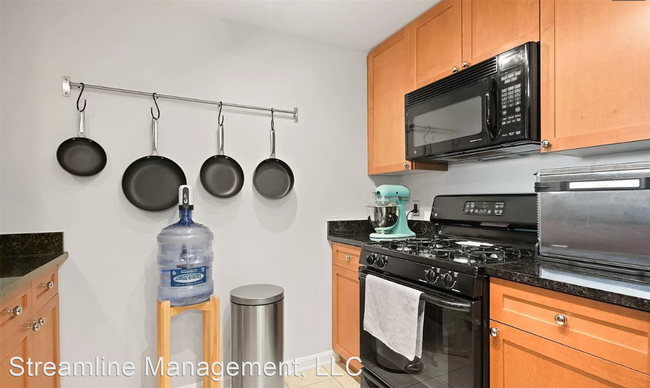 Foto del edificio - 1 br, 1 bath House - 930 Wayne Ave #707