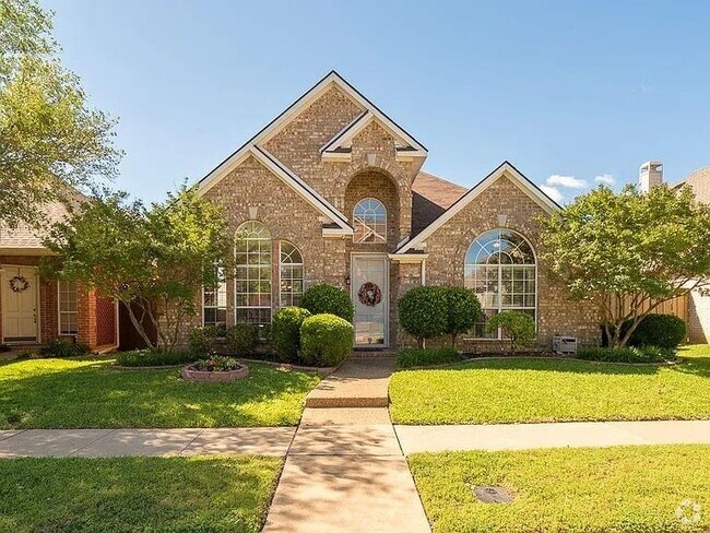 Front Elevation - 2708 Mum Dr