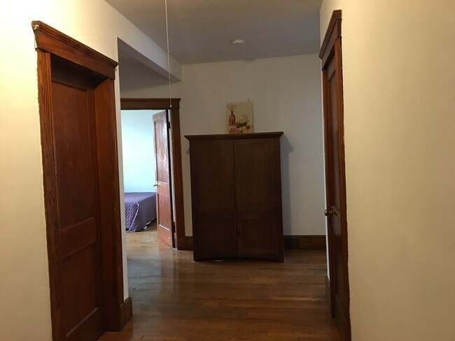 Building Photo - 10 Harriet St