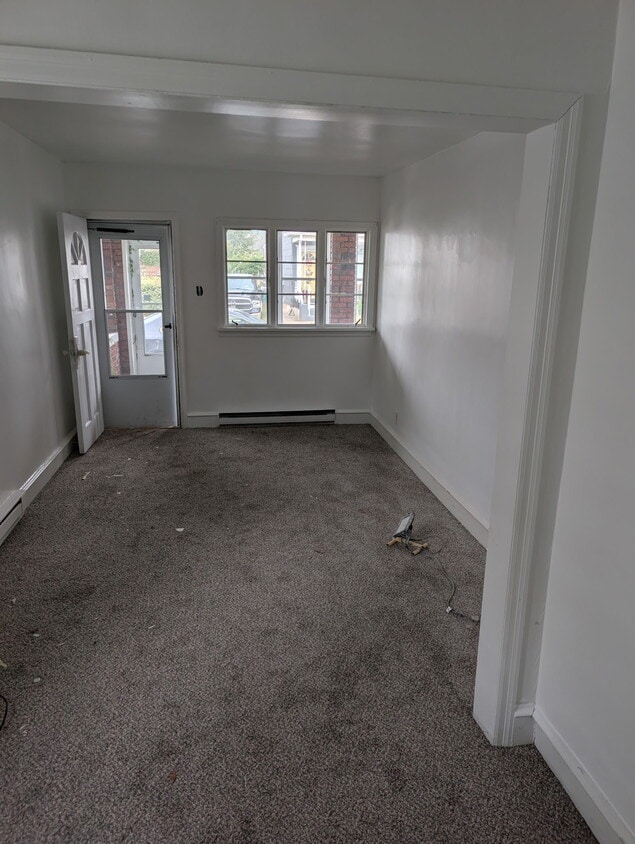 Primary Photo - 126 1/2 Elizabeth St