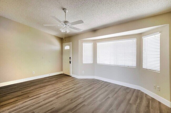 Building Photo - 9503 W Las Palmaritas Dr