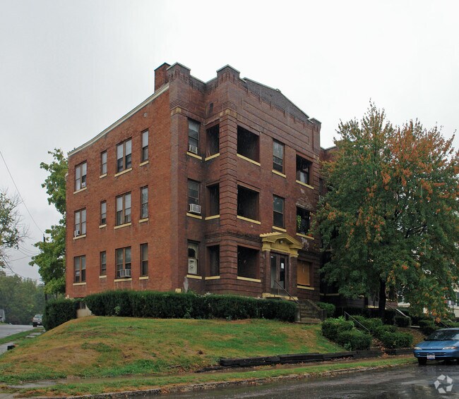 2761 2763 Harris Ave Cincinnati Oh 45212 Apartments Building Photo 2761 2763 Harris Ave