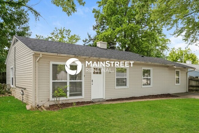 Foto del edificio - 3 Bedroom Pet-Friendly Home in St Peters, MO with Main Street Renewal