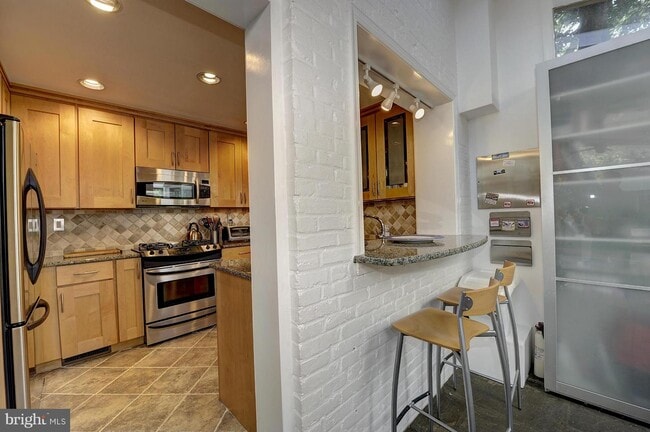 Foto del edificio - 3008 Cortland Pl NW