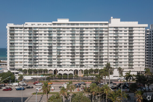 Foto del edificio - Pavillion Condo