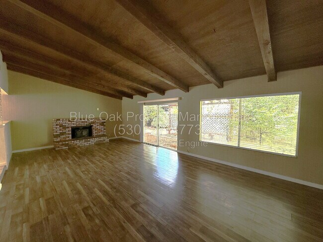 Foto del edificio - 2 Brittany Ln
