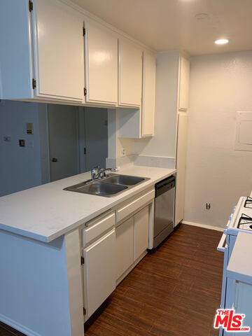 Foto del edificio - 4826 Rosewood Ave