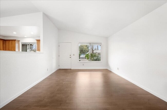 Foto del edificio - 1025 Marston St