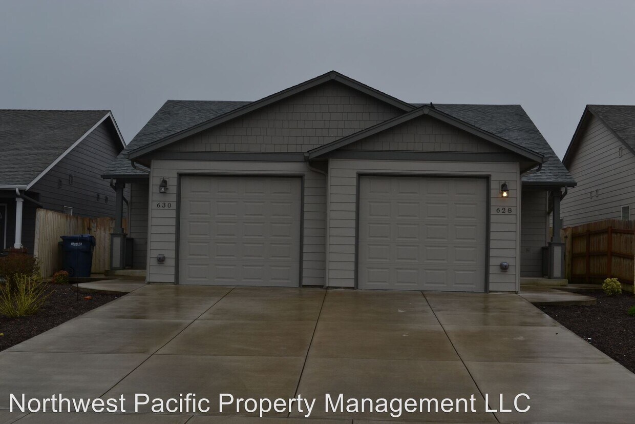 Primary Photo - 630-630 Ecols St S