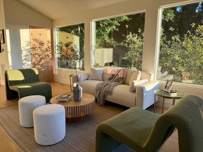 Foto del edificio - 1930 Kemper St