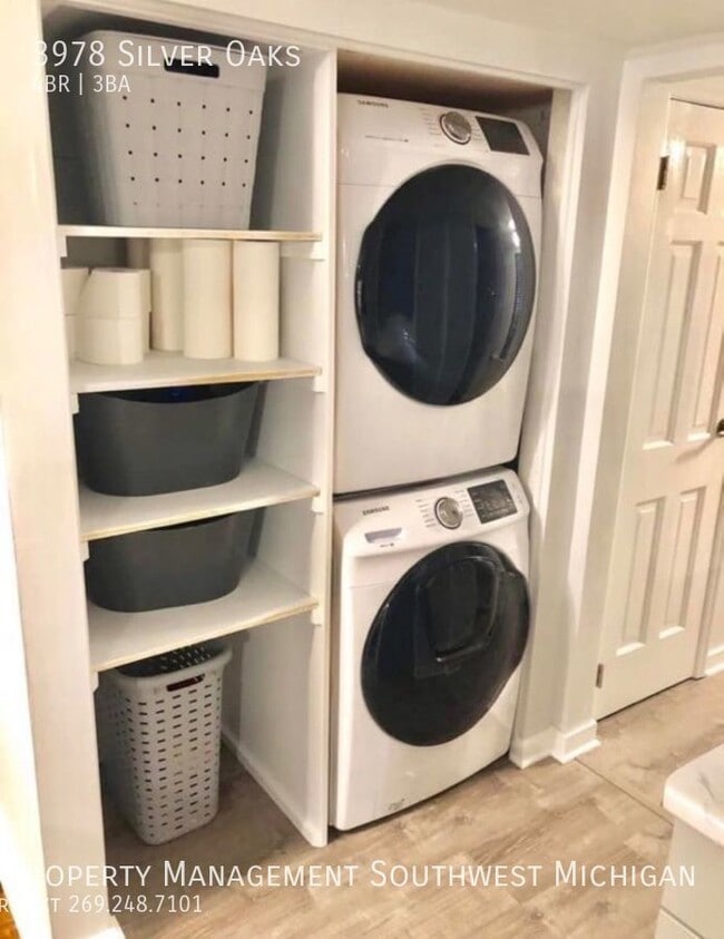 Building Photo - 3978 Silver Oaks Dr