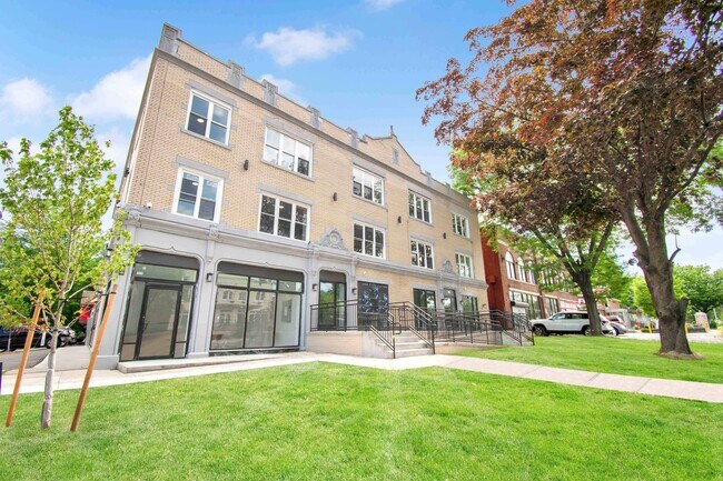 Foto del edificio - 479 Farmington Ave