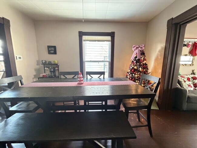 Foto del edificio - Spacious Three Bedroom Single Family near John Ball Zoo!