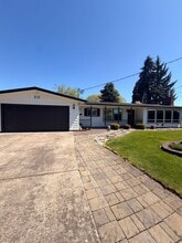 Building Photo - 519 Shire Ct