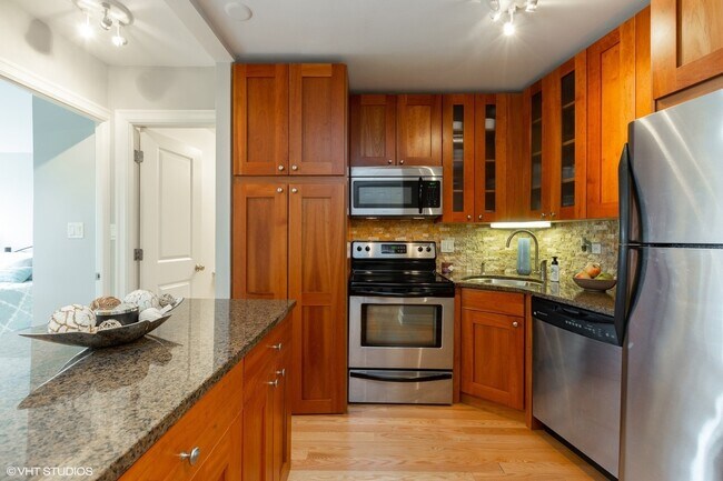 Foto del edificio - 2930 N Sheridan Rd