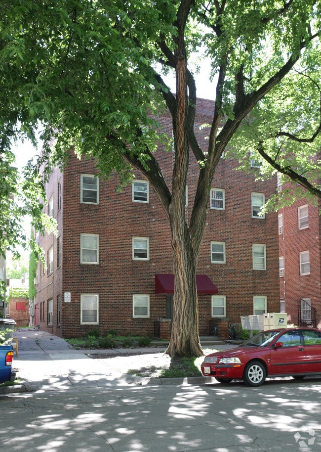 Building Photo - 640 S 12th - 12H Apartments