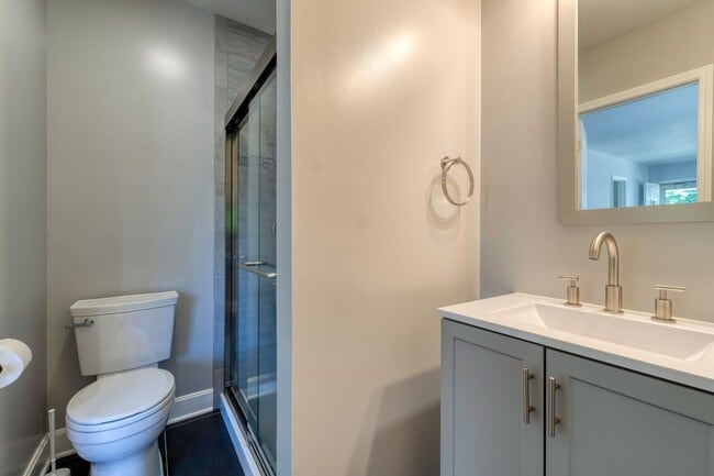 Foto del edificio - 8241 Riley St
