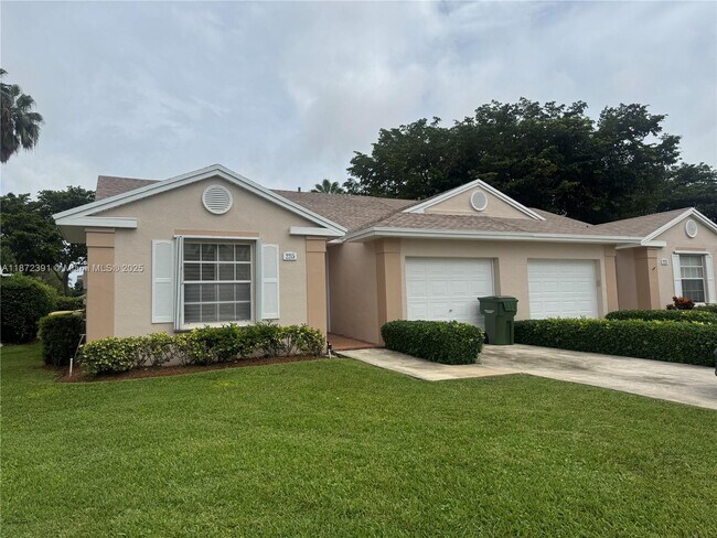 Foto del edificio - 2215 SE 6th Ct