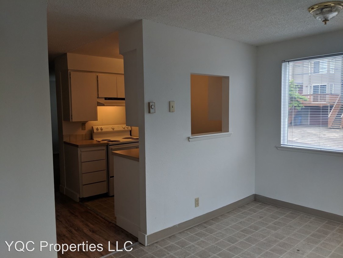 Primary Photo - 608 R St