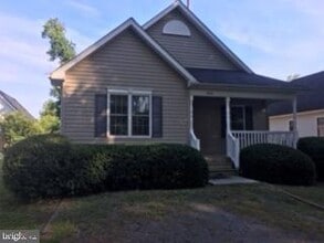 Building Photo - 308 4th St