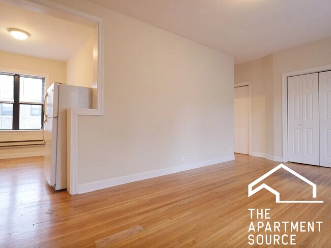 Building Photo - 3732 N Pine Grove Ave