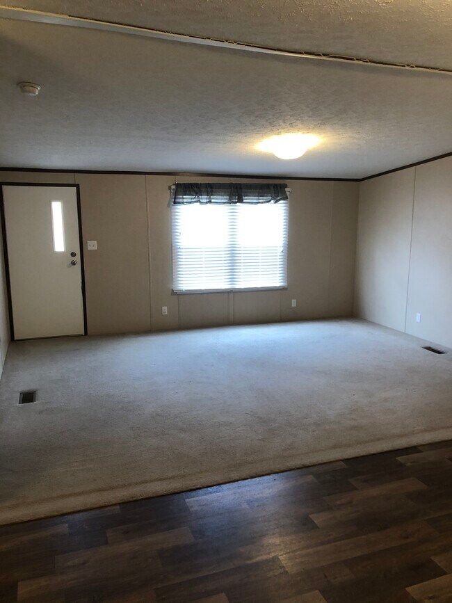 Building Photo - 325 Sabino Ranch Rd