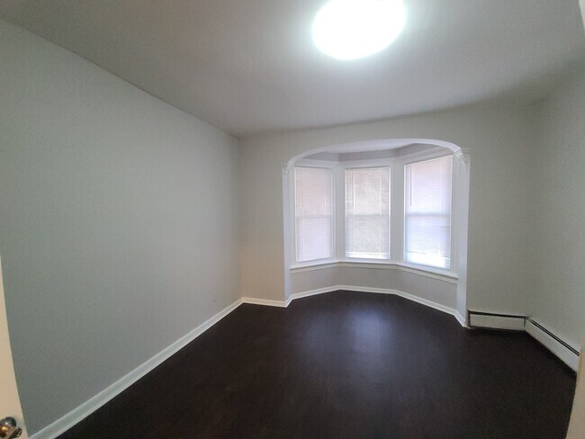 Bedroom 1 - 41 Cottage St