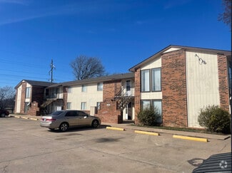 Building Photo - Golf Park