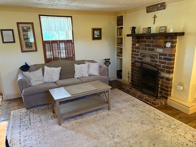 Foto del edificio - 5680 Fairfield Rd