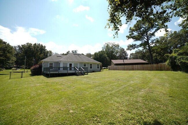 Building Photo - 3 Bed / 2 Bath Home with Sunroom in Killea...